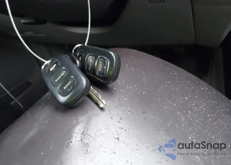 2003 Toyota Camry Le z USA, uszkodzony, nr VIN 4T1BE32K63U702469